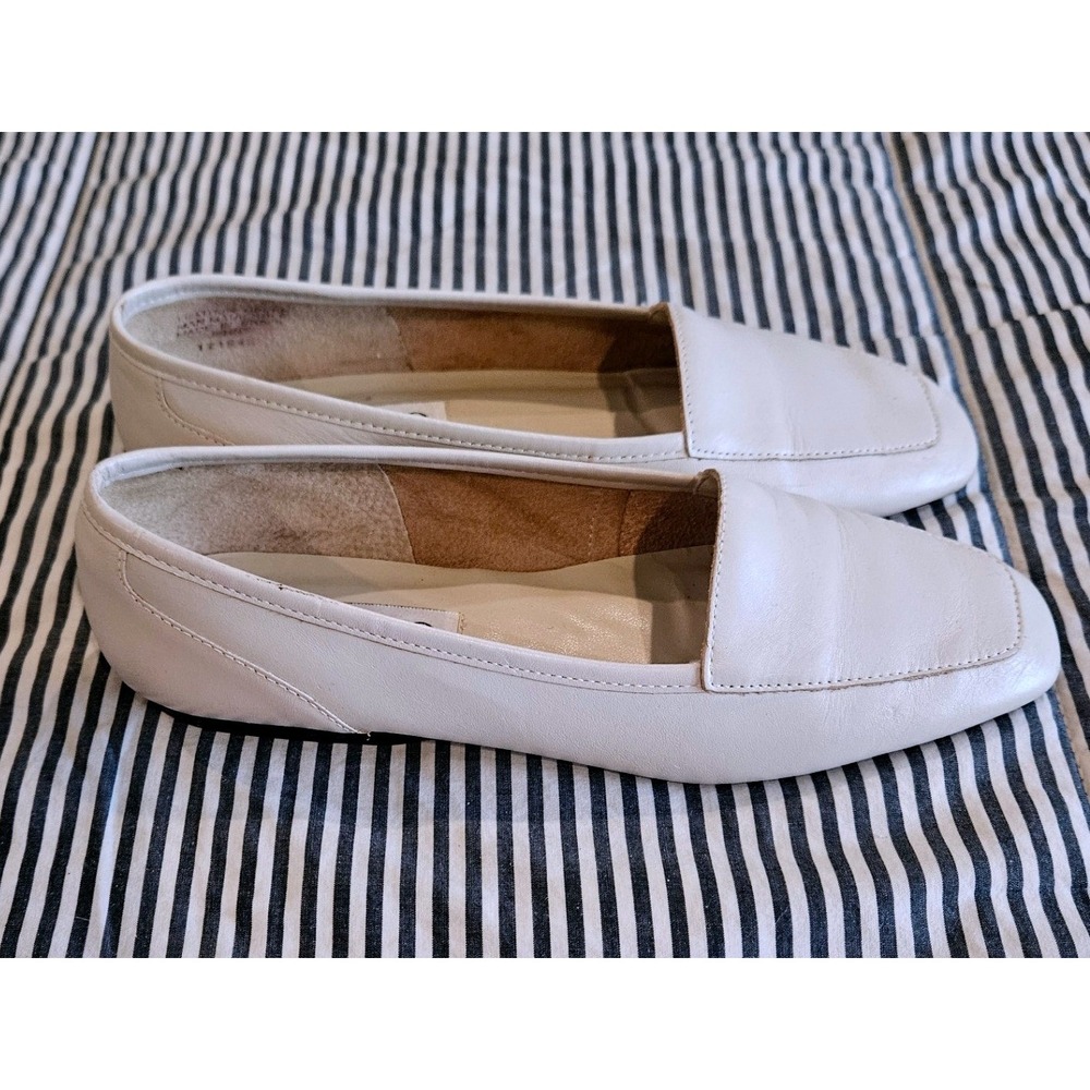 Capezio Leather Loafers Womens 8M Cream Good Square Toe Minimalist Flats Vintage